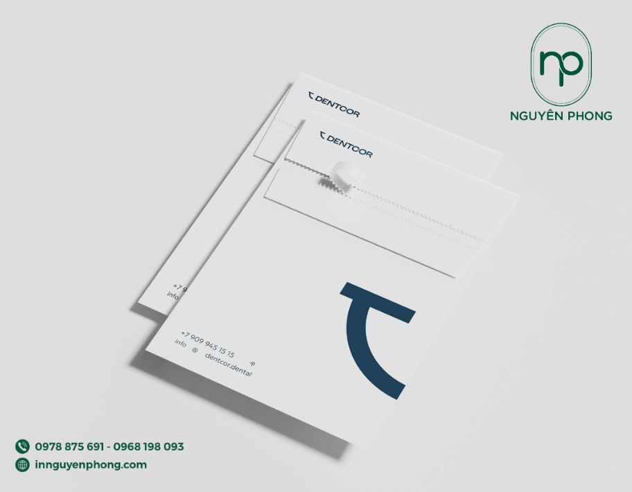 Logo y tế in đơn giản, dễ đọc